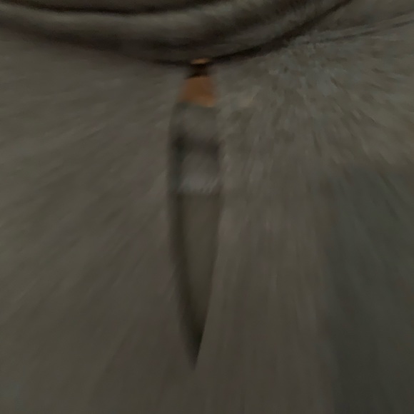 Women’s cold shoulder sweater - Picture 5 of 10